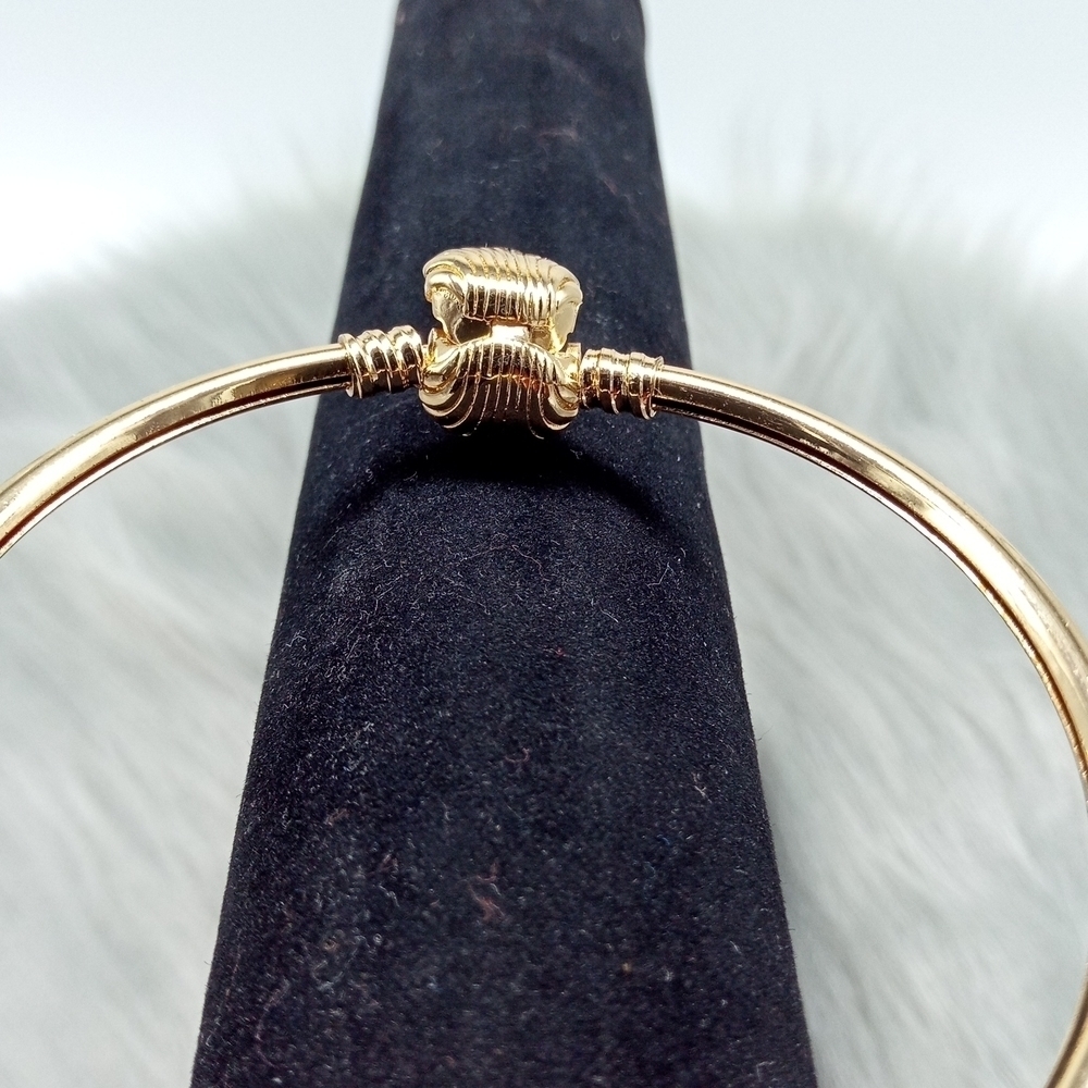 NEW Seashell Locket Bangle - Picture 7 of 11